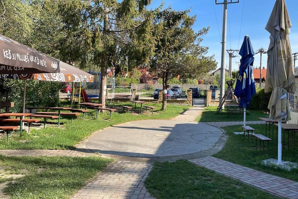 Apartman Katarina V Penzione Pod Smrekom Martin Luaran gambar